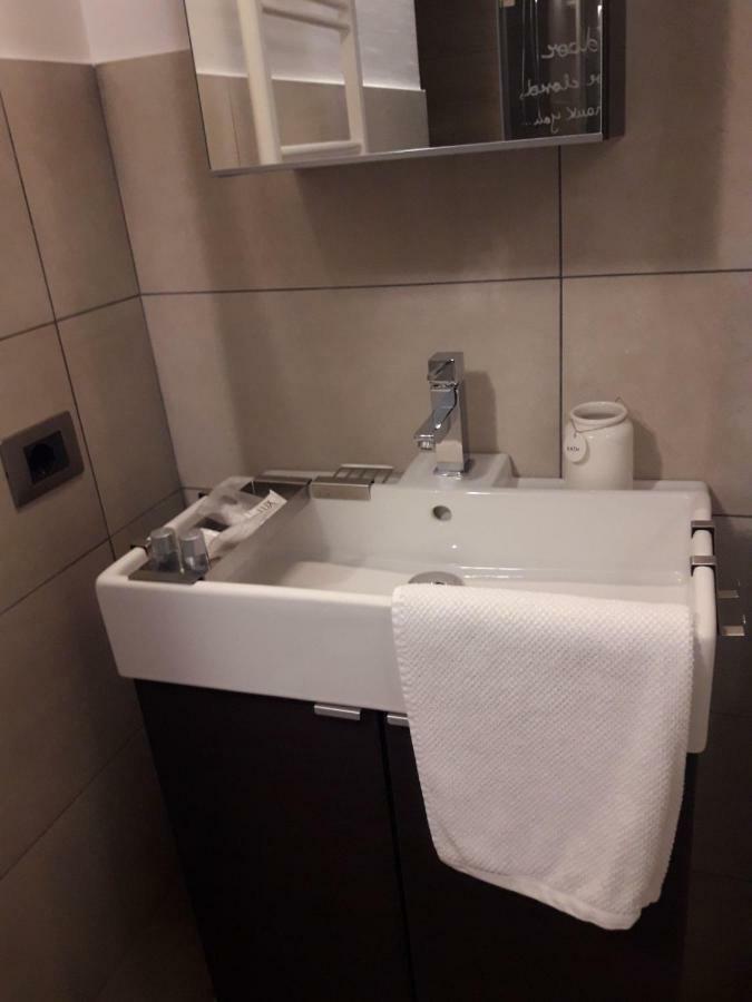 La Stanza A Parte Hotel เนเปิลส์ ภายนอก รูปภาพ